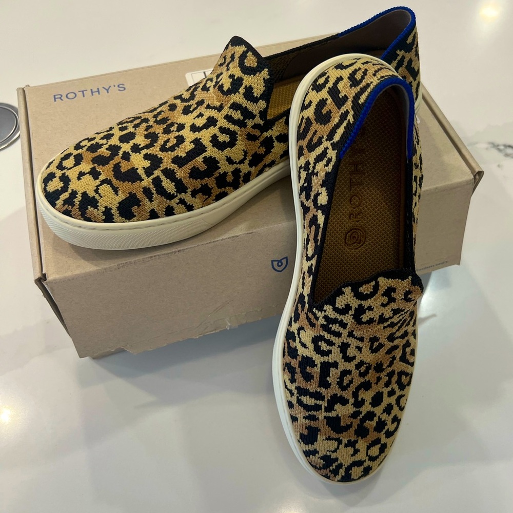 Rothy’s the Original Slip On Sneaker in Camo Cat size 8